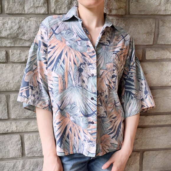 'African Safari' Giraffe Short Sleeve Vintage Button Down / FINAL PRICE DROP - Picture 1 of 5